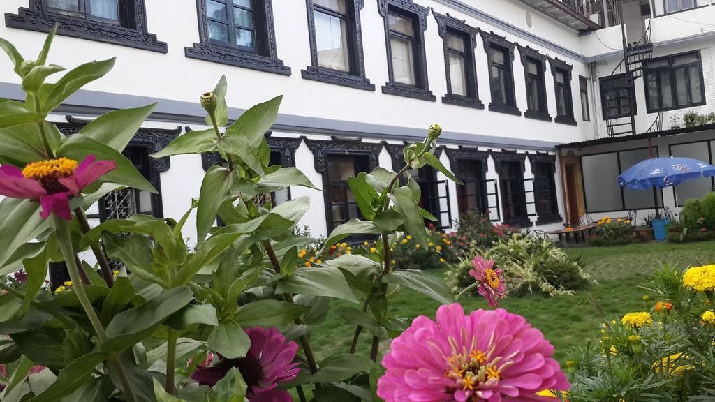Hotel Heranya Katmandú Exterior foto